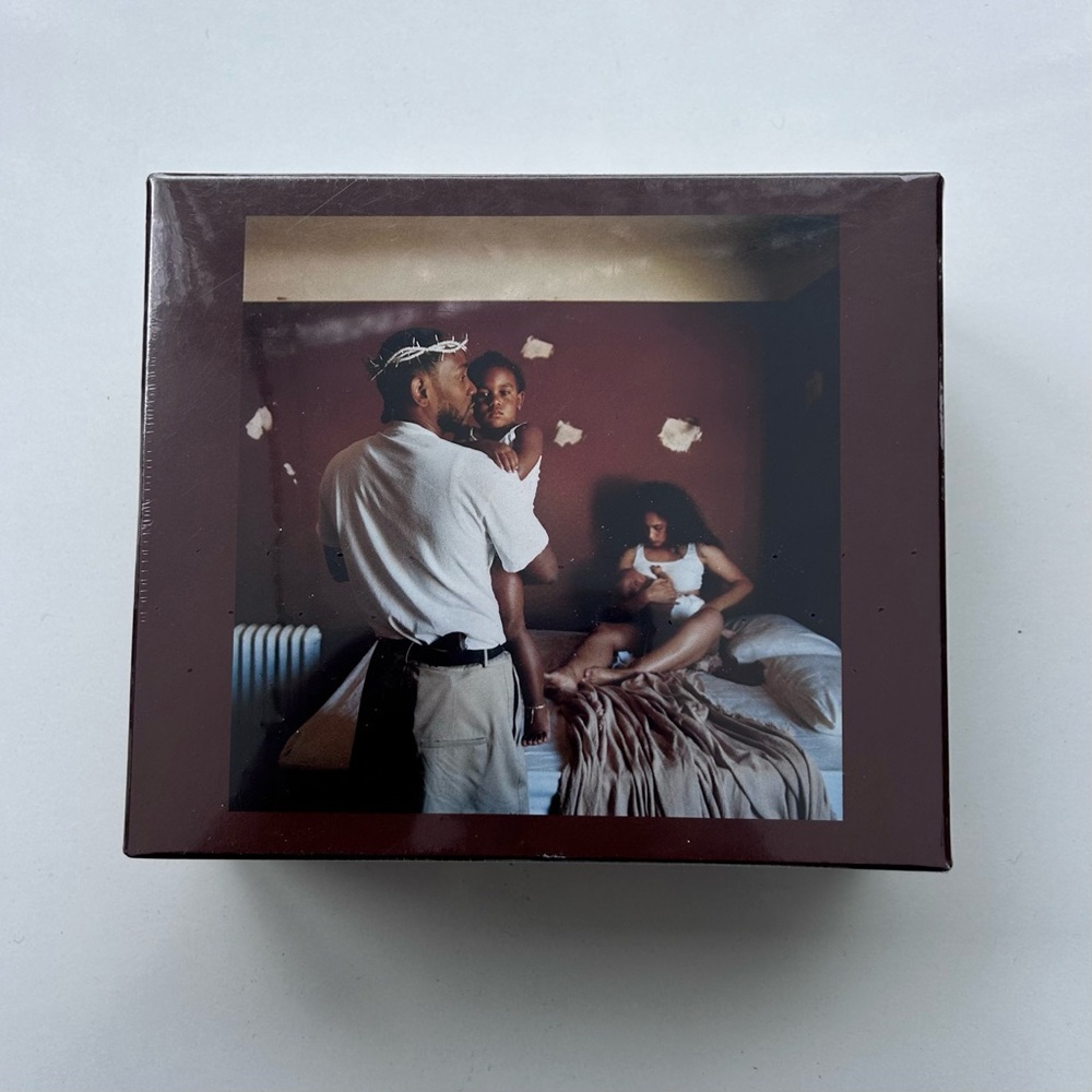 Kendrick Lamar Mr. Morale & the Big Steppers Box Set Rap Hip Hop CD & T Shirt XL